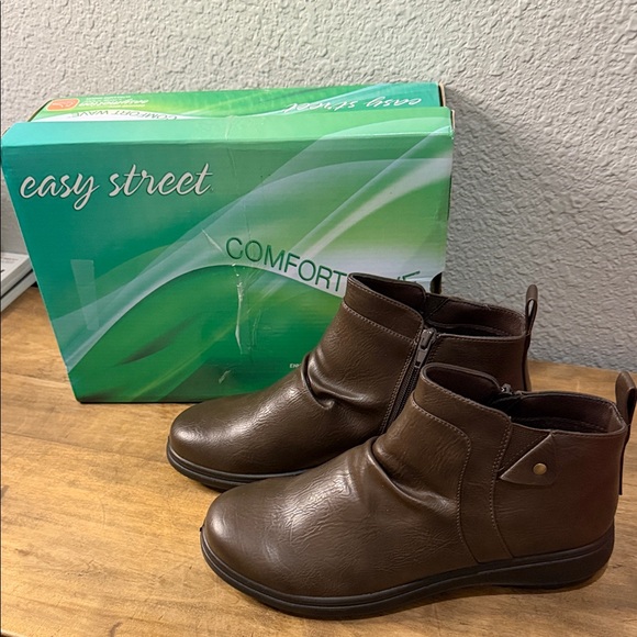 easy street Shoes - Easy Street Brown Ankle Boots size 9.5 wide new in box